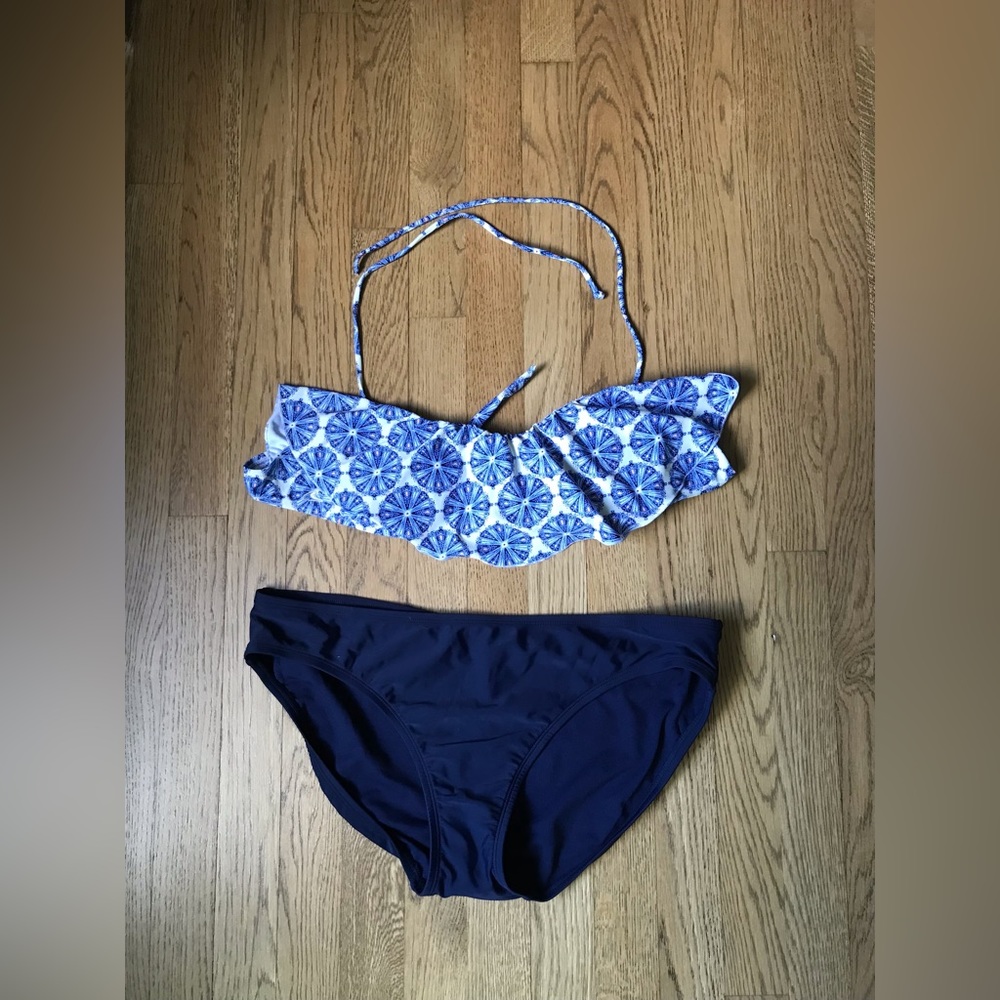 Flirty blue and white O’Neill bandeau top L with new XL blue Kona Sol bottoms